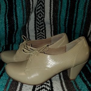 SOLD Chelsea Crew vintage style heels